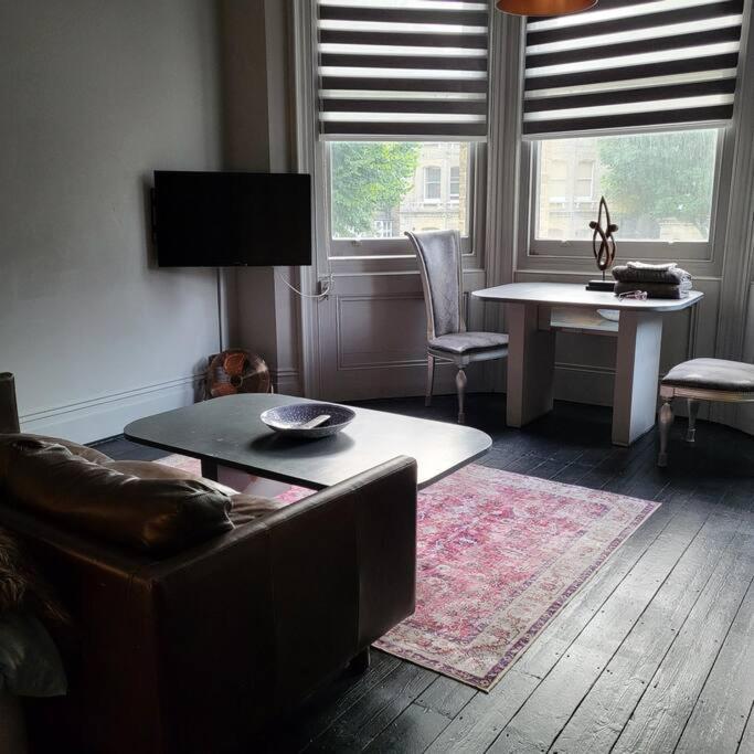 Elegant Studio In Central Hove - 5 Min Walk To Beach - 10 Min To Brighton Exterior foto