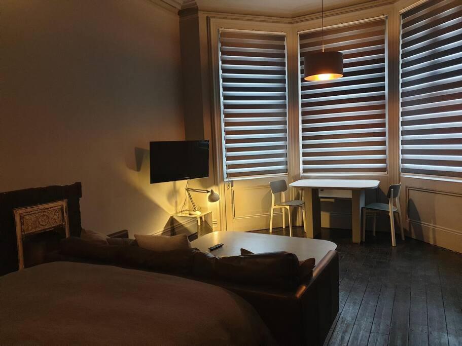 Elegant Studio In Central Hove - 5 Min Walk To Beach - 10 Min To Brighton Exterior foto