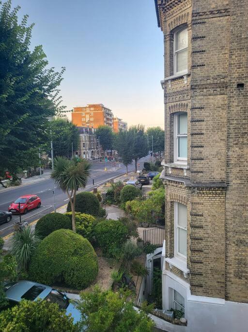 Elegant Studio In Central Hove - 5 Min Walk To Beach - 10 Min To Brighton Exterior foto