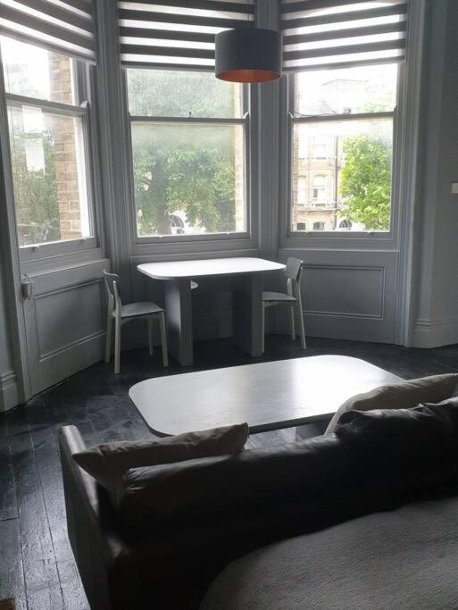 Elegant Studio In Central Hove - 5 Min Walk To Beach - 10 Min To Brighton Exterior foto